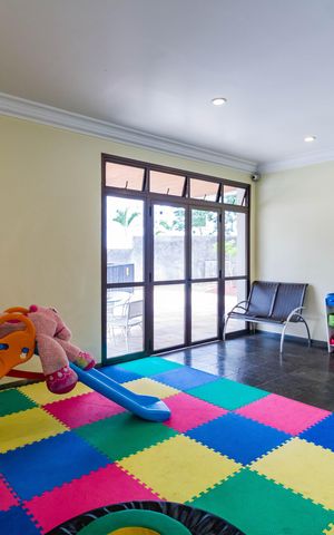 Apartamento para alugar com 168m², 3 quartos e 3 vagas Apartamento para alugar com 168m², 3 quartos e 3 vagasÁrea Comum - Playground