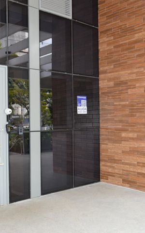 Apartamento à venda com 66m², 2 quartos e 1 vagaFachada + Plaquinha