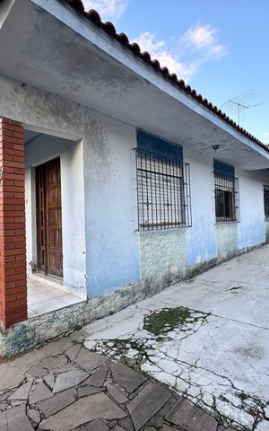 Casa à venda com 110m², 4 quartos e 5 vagas Casa à venda com 110m², 4 quartos e 5 vagasÁrea comum