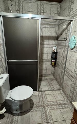 Casa à venda com 110m², 4 quartos e 5 vagas Casa à venda com 110m², 4 quartos e 5 vagasBanheiro