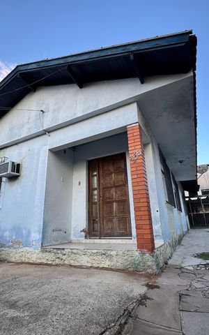 Casa à venda com 110m², 4 quartos e 5 vagas Casa à venda com 110m², 4 quartos e 5 vagasÁrea comum