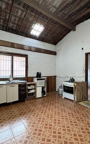 Casa à venda com 110m², 4 quartos e 5 vagas Casa à venda com 110m², 4 quartos e 5 vagasSala/Cozinha