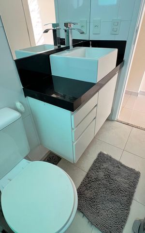 Apartamento à venda com 77m², 2 quartos e sem vaga Apartamento à venda com 77m², 2 quartos e sem vagaBanheiro Suíte