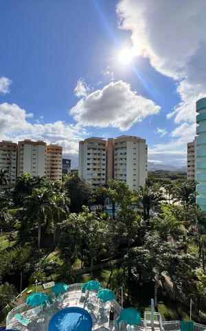 Apartamento à venda com 77m², 2 quartos e sem vaga Apartamento à venda com 77m², 2 quartos e sem vagaVista - Varanda - Suíte