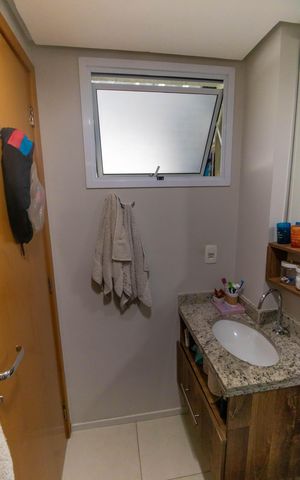 Apartamento à venda com 100m², 2 quartos e 1 vaga Apartamento à venda com 100m², 2 quartos e 1 vagaBanheiro da Suíte