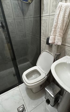 Casa à venda com 350m², 8 quartos e 2 vagas Casa à venda com 350m², 8 quartos e 2 vagasBanheiro 5