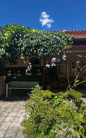 Casa à venda com 350m², 8 quartos e 2 vagas Casa à venda com 350m², 8 quartos e 2 vagasQuintal