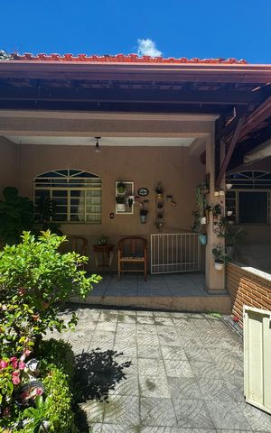 Casa à venda com 350m², 8 quartos e 2 vagas Casa à venda com 350m², 8 quartos e 2 vagasQuintal