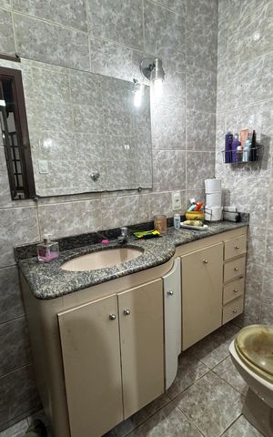 Casa à venda com 350m², 8 quartos e 2 vagas Casa à venda com 350m², 8 quartos e 2 vagasBanheiro 2 - suíte 2