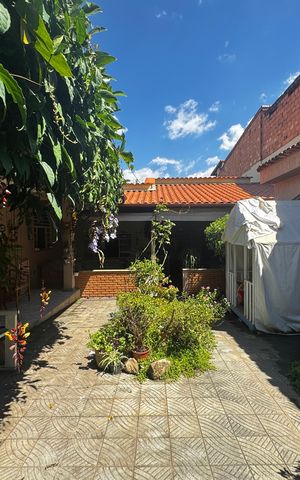 Casa à venda com 350m², 8 quartos e 2 vagas Casa à venda com 350m², 8 quartos e 2 vagasQuintal