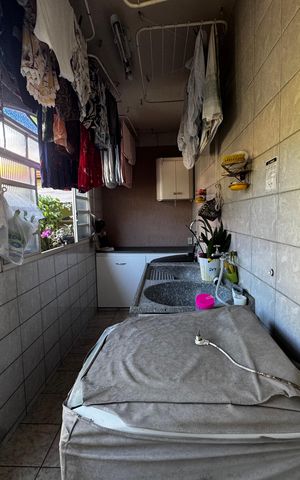 Casa à venda com 350m², 8 quartos e 2 vagas Casa à venda com 350m², 8 quartos e 2 vagasÁrea de serviço