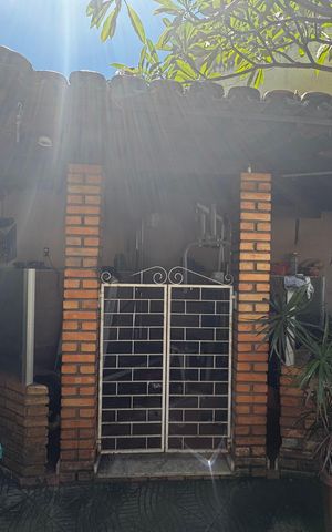 Casa à venda com 350m², 8 quartos e 2 vagas Casa à venda com 350m², 8 quartos e 2 vagasÁrea de lazer - Academia
