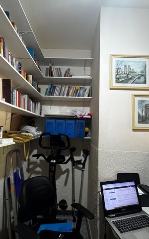 Casa à venda com 350m², 8 quartos e 2 vagas Casa à venda com 350m², 8 quartos e 2 vagasQuarto 8