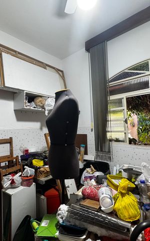 Casa à venda com 350m², 8 quartos e 2 vagas Casa à venda com 350m², 8 quartos e 2 vagasQuarto 4