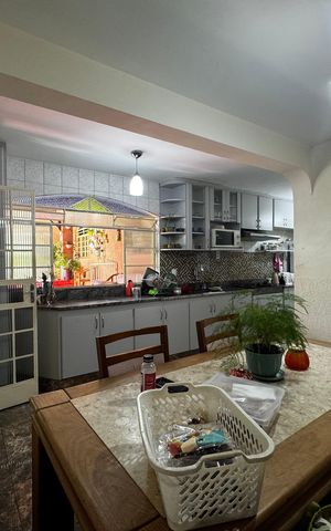 Casa à venda com 350m², 8 quartos e 2 vagas Casa à venda com 350m², 8 quartos e 2 vagasSala de Jantar