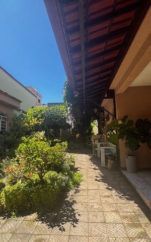Casa à venda com 350m², 8 quartos e 2 vagas Casa à venda com 350m², 8 quartos e 2 vagasQuintal