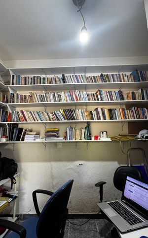 Casa à venda com 350m², 8 quartos e 2 vagas Casa à venda com 350m², 8 quartos e 2 vagasQuarto 8