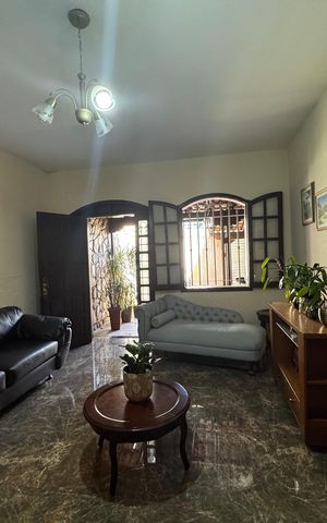 Casa à venda com 350m², 8 quartos e 2 vagas Casa à venda com 350m², 8 quartos e 2 vagasSala 1