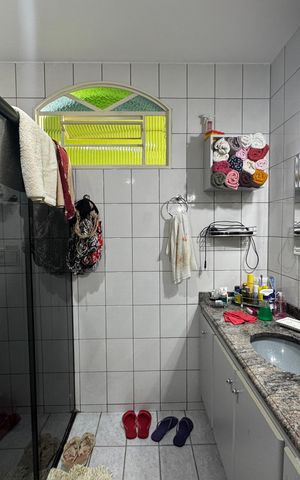 Casa à venda com 350m², 8 quartos e 2 vagas Casa à venda com 350m², 8 quartos e 2 vagasBanheiro 1 - suíte master