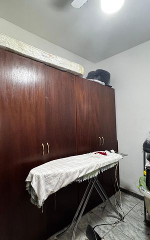 Casa à venda com 350m², 8 quartos e 2 vagas Casa à venda com 350m², 8 quartos e 2 vagasQuarto 5