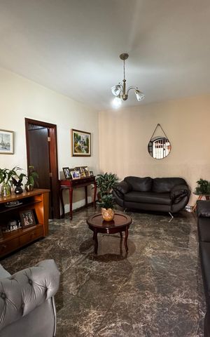 Casa à venda com 350m², 8 quartos e 2 vagas Casa à venda com 350m², 8 quartos e 2 vagasSala 1