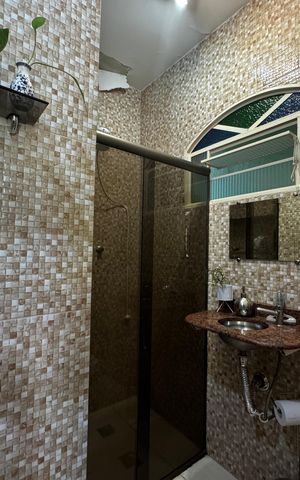 Casa à venda com 350m², 8 quartos e 2 vagas Casa à venda com 350m², 8 quartos e 2 vagasBanheiro 4