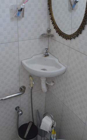 Casa à venda com 310m², 5 quartos e 4 vagas Casa à venda com 310m², 5 quartos e 4 vagasBanheiro 2