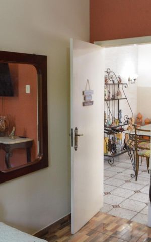 Casa à venda com 310m², 5 quartos e 4 vagas Casa à venda com 310m², 5 quartos e 4 vagasQuarto 2