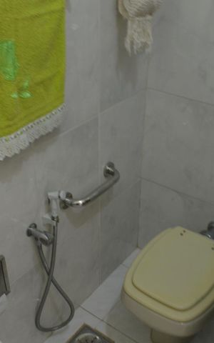 Casa à venda com 310m², 5 quartos e 4 vagas Casa à venda com 310m², 5 quartos e 4 vagasBanheiro da Suíte - Edicula