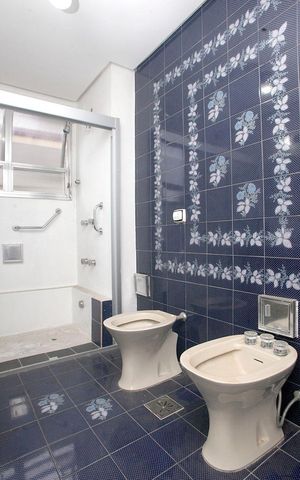 Apartamento à venda com 93m², 2 quartos e 2 vagasBanheiro 
