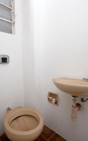 Apartamento à venda com 93m², 2 quartos e 2 vagasBanheiro de Serviço