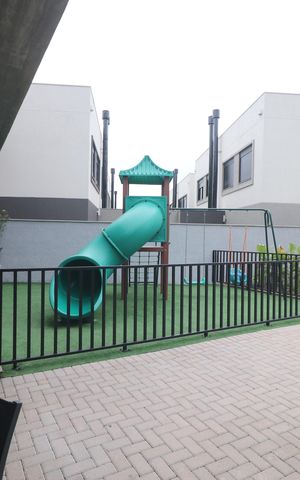 Casa de condomínio à venda com 131m², 3 quartos e 2 vagasÁrea comum - Playground