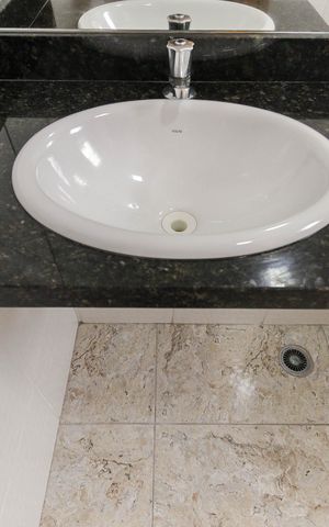 Apartamento à venda com 42m², 2 quartos e 1 vaga Apartamento à venda com 42m², 2 quartos e 1 vagaBanheiro