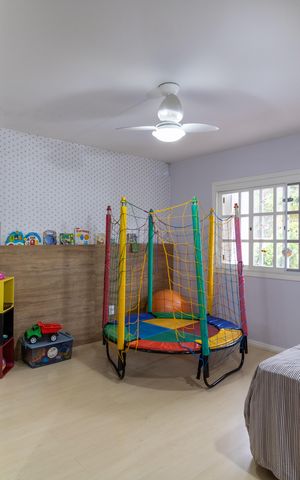 Casa à venda com 306m², 4 quartos e 2 vagas Casa à venda com 306m², 4 quartos e 2 vagasQuarto 2