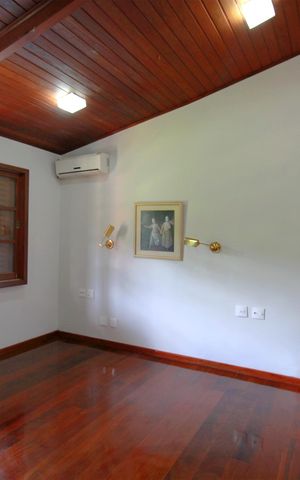 Casa à venda com 4500m², 5 quartos e 4 vagasSala de Estar 2