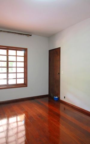 Casa à venda com 4500m², 5 quartos e 4 vagasSala de Estar 1