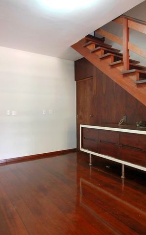 Casa à venda com 4500m², 5 quartos e 4 vagasSala de Estar 1