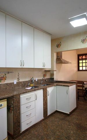 Casa à venda com 4500m², 5 quartos e 4 vagasCozinha