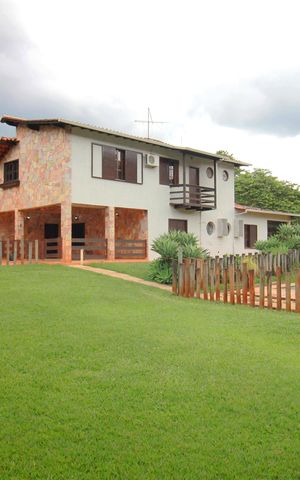 Casa à venda com 4500m², 5 quartos e 4 vagasQuintal