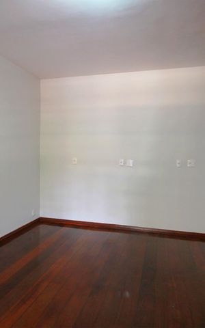 Casa à venda com 4500m², 5 quartos e 4 vagasSala de Estar 1