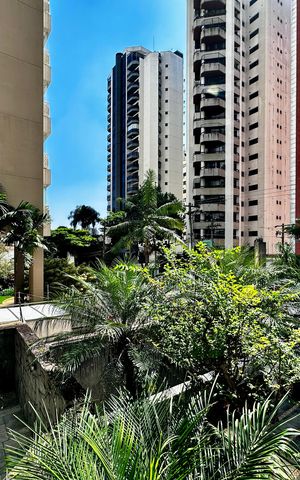 Apartamento à venda com 170m², 4 quartos e 3 vagas Apartamento à venda com 170m², 4 quartos e 3 vagasVista Sacada