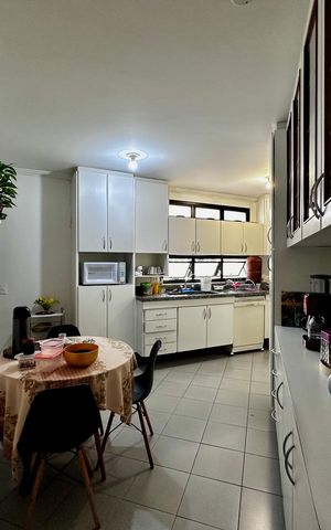 Apartamento à venda com 170m², 4 quartos e 3 vagas Apartamento à venda com 170m², 4 quartos e 3 vagasCozinha