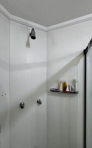 Apartamento à venda com 170m², 4 quartos e 3 vagas Apartamento à venda com 170m², 4 quartos e 3 vagasBanheiro Suíte 1