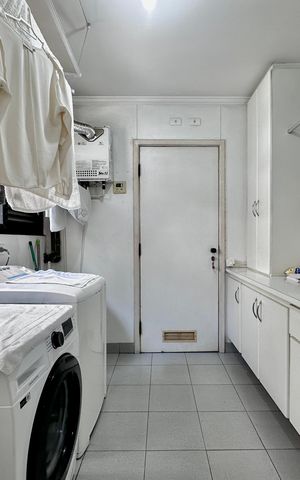 Apartamento à venda com 170m², 4 quartos e 3 vagas Apartamento à venda com 170m², 4 quartos e 3 vagasÁrea de Serviço