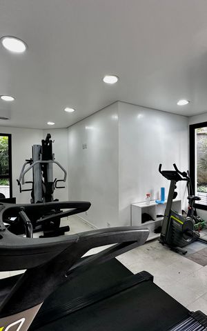 Apartamento à venda com 170m², 4 quartos e 3 vagas Apartamento à venda com 170m², 4 quartos e 3 vagasAcademia