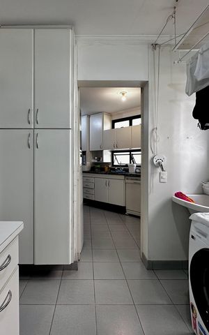 Apartamento à venda com 170m², 4 quartos e 3 vagas Apartamento à venda com 170m², 4 quartos e 3 vagasÁrea de Serviço