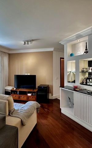 Apartamento à venda com 170m², 4 quartos e 3 vagas Apartamento à venda com 170m², 4 quartos e 3 vagasSala
