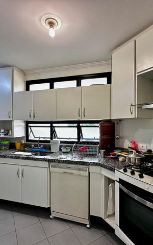 Apartamento à venda com 170m², 4 quartos e 3 vagas Apartamento à venda com 170m², 4 quartos e 3 vagasCozinha