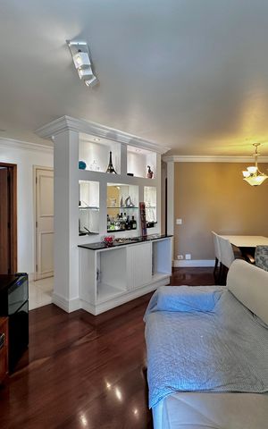 Apartamento à venda com 170m², 4 quartos e 3 vagas Apartamento à venda com 170m², 4 quartos e 3 vagasSala