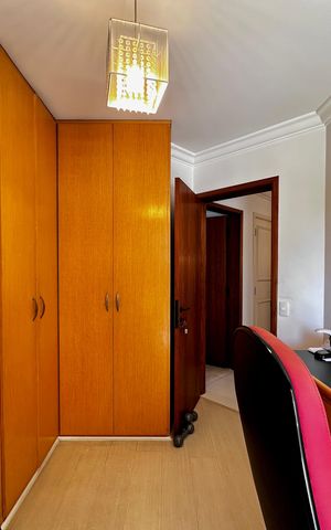 Apartamento à venda com 170m², 4 quartos e 3 vagas Apartamento à venda com 170m², 4 quartos e 3 vagasEscritório